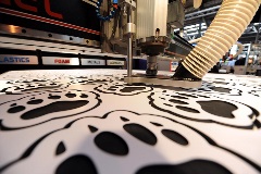 Foamalux Xtra's core is revealed during the engraving process - Image 2267