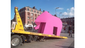 Foamalux White was spray painted pink to create this elephant display - Image 11576